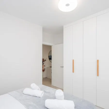 Apartment 2br New Pretty Next To Canteras